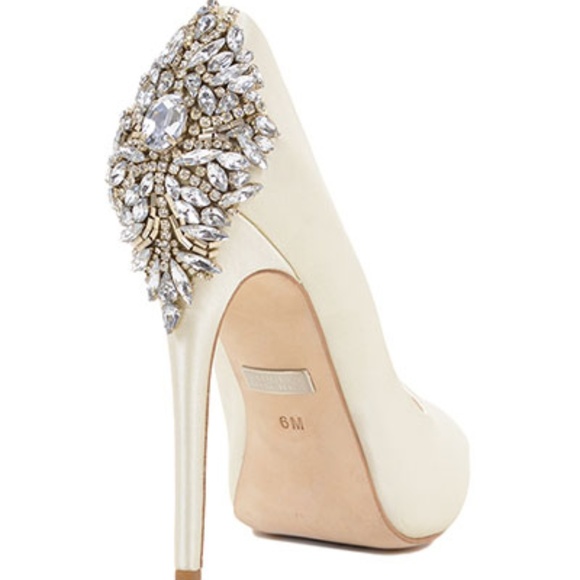 Badgley Mischka Kiara Ivory Platform Heel - Picture 1 of 7